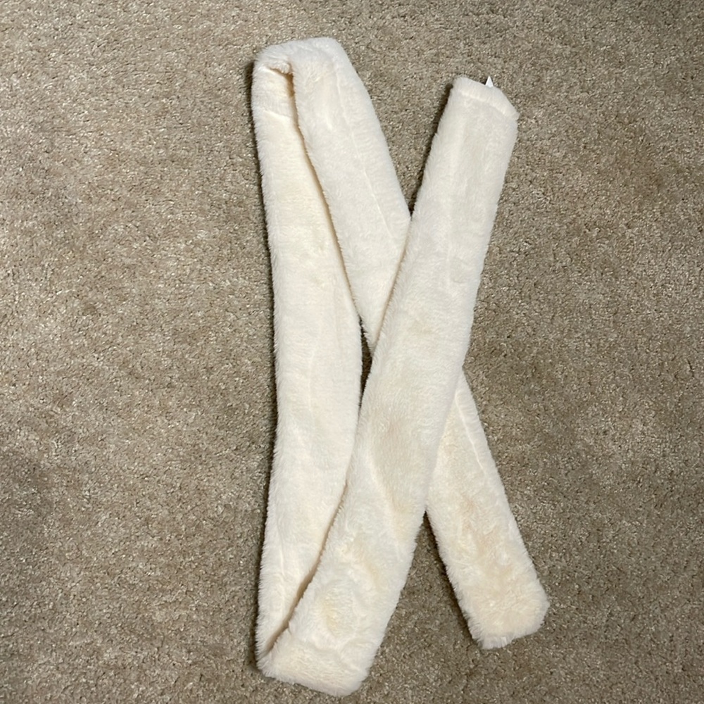 Elegant Cream Faux Fur Scarf